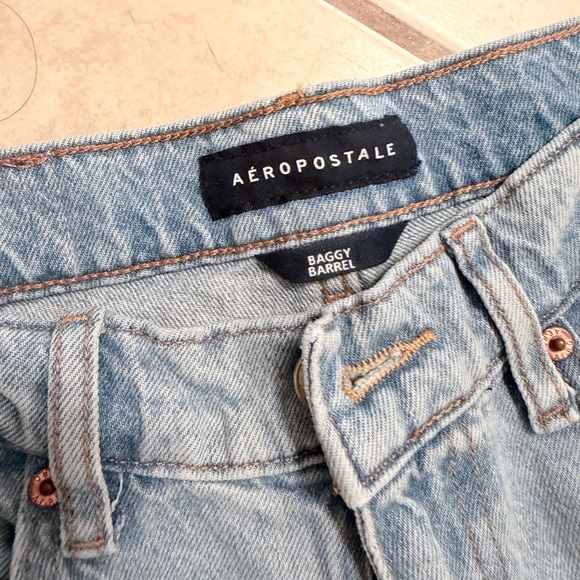 Aeropostale Light Blue Relaxed Jeans - Picture 3 of 6